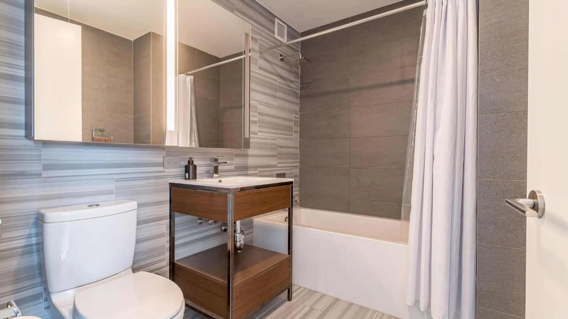 纽约Luxx 2 Bed 1,5 Bath Apt Midtown公寓